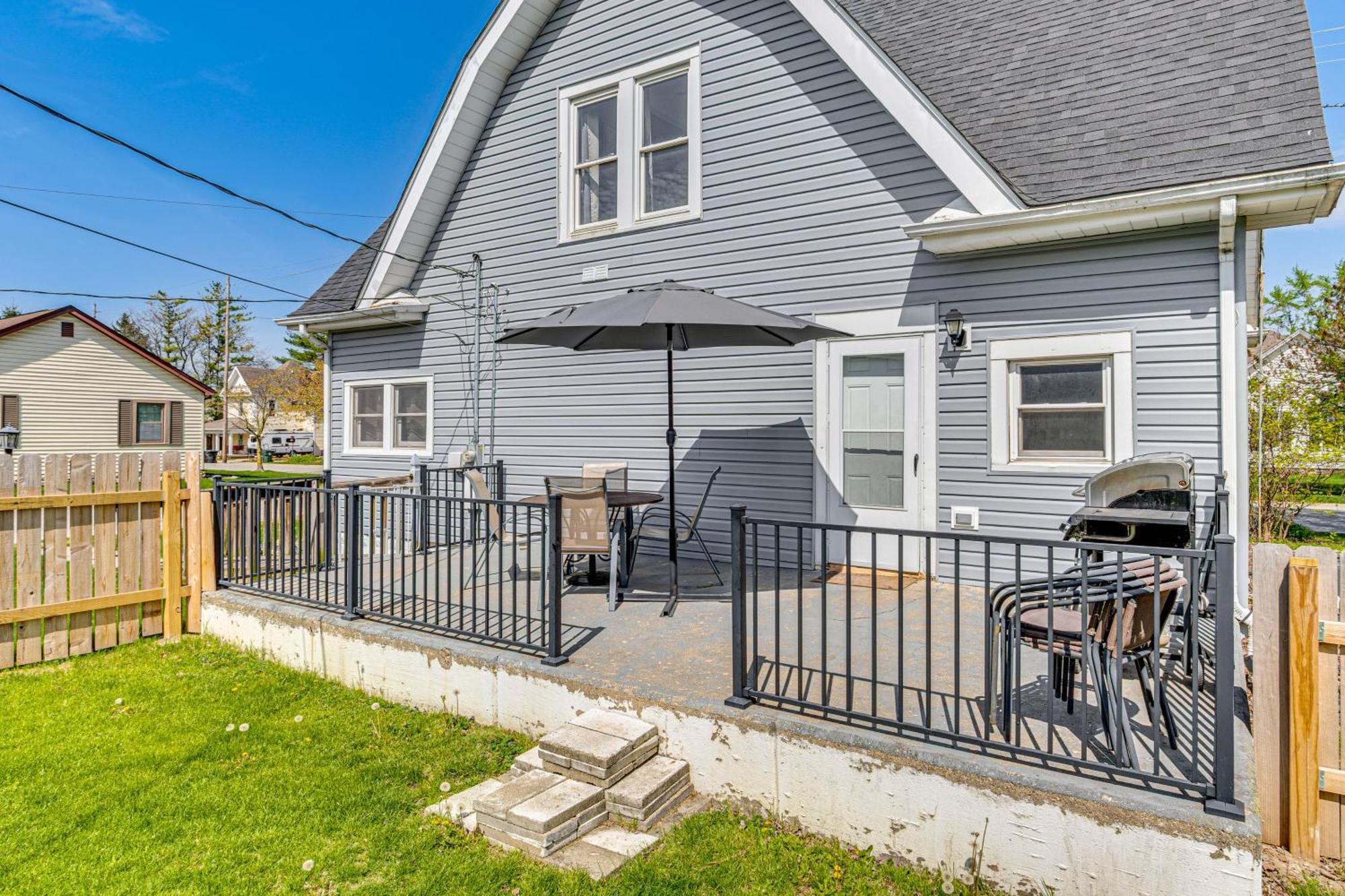 The Junction Victorian Home In Quaint Fortville! Exterior photo