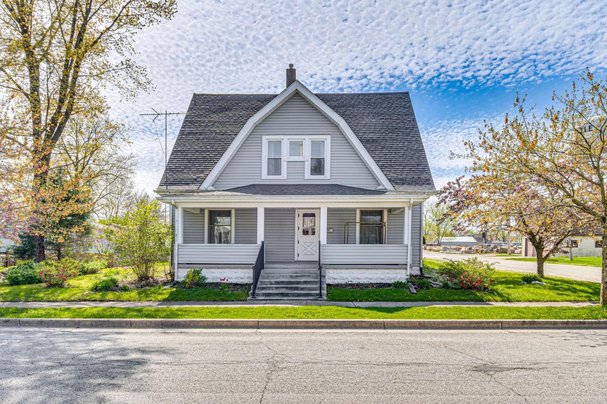 The Junction Victorian Home In Quaint Fortville! Exterior photo