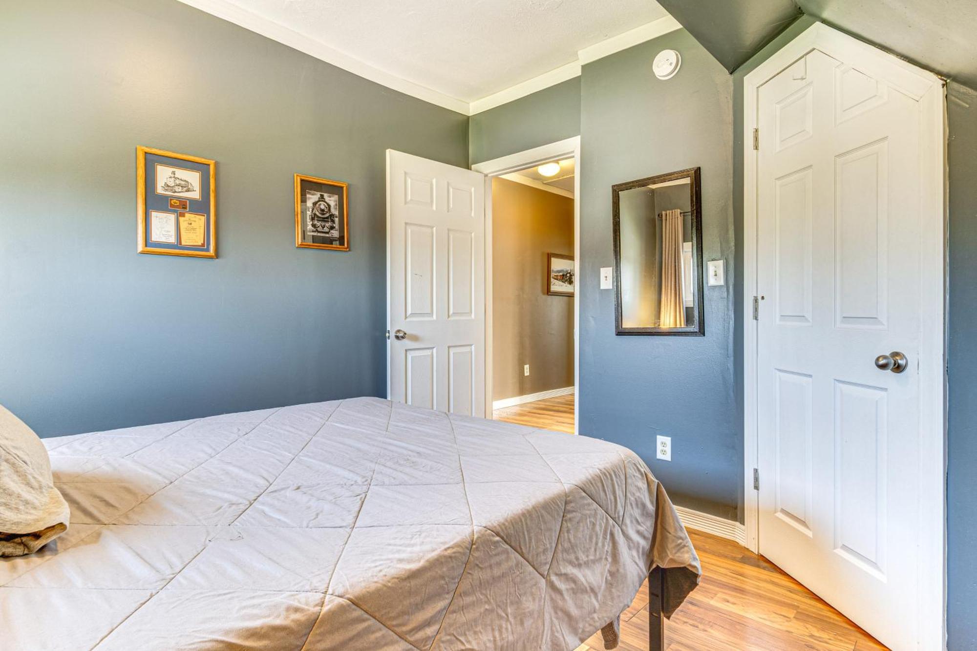 The Junction Victorian Home In Quaint Fortville! Exterior photo