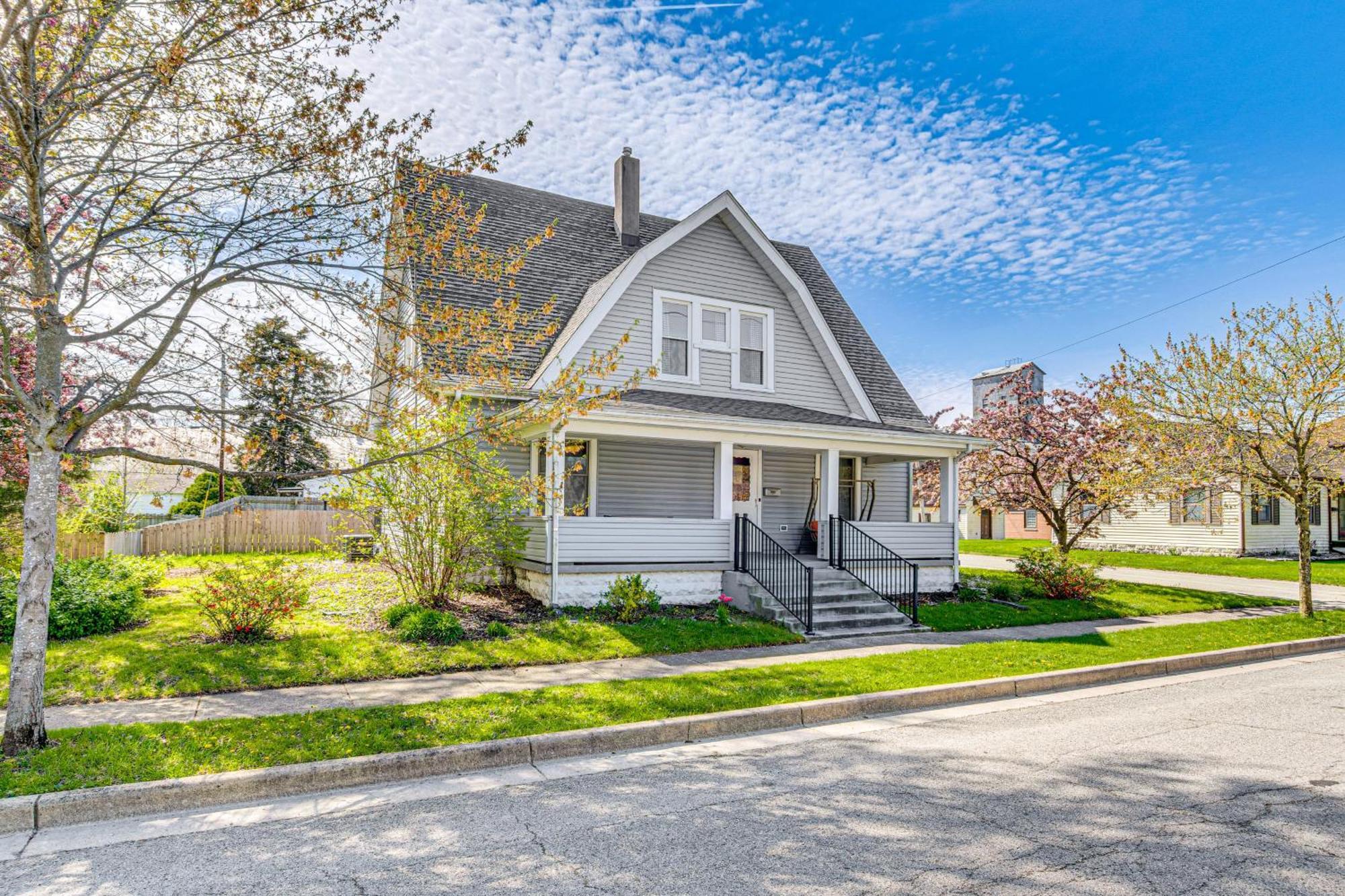 The Junction Victorian Home In Quaint Fortville! Exterior photo